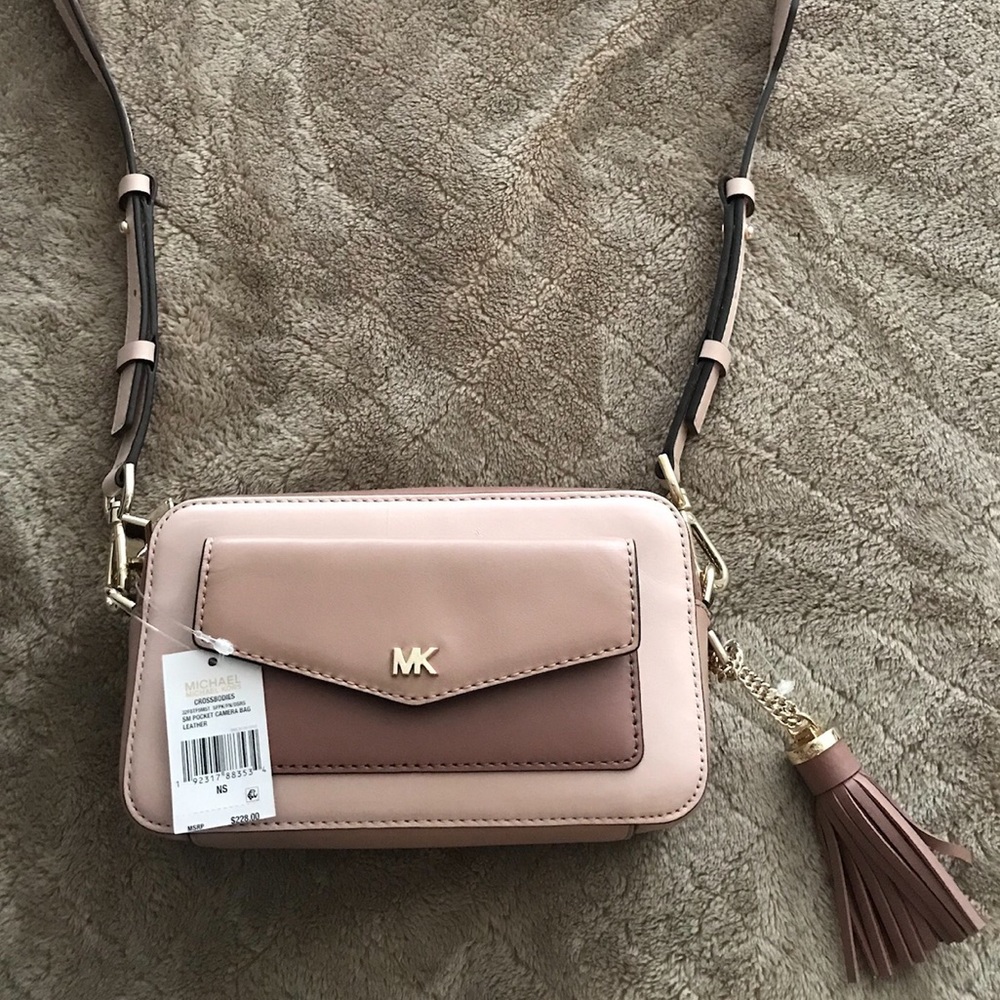 MICHAEL KORS CROSSBODY PURSE + WRISTLET